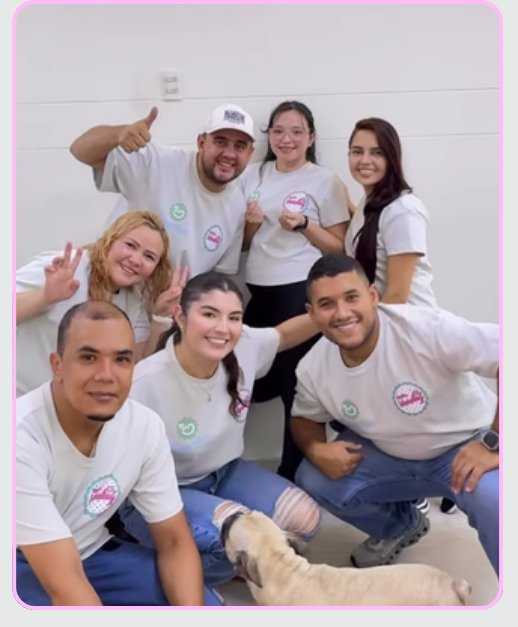 Equipo Grata en su taller de Medellín